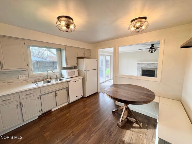 1624 Palmer Drive, Defiance, OH 43512