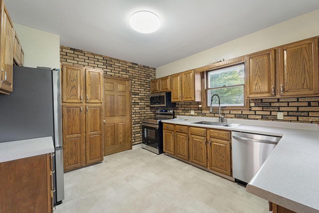 7103 18th AVENUE, Kenosha, WI 53143