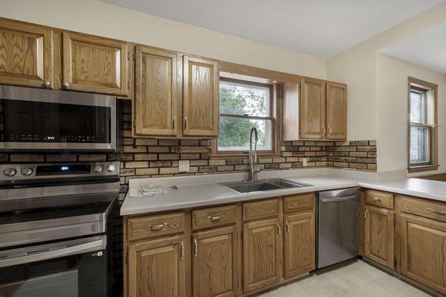 7103 18th AVENUE, Kenosha, WI 53143