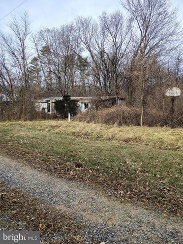 381 REDWOOD DR, Rileyville, VA 22650