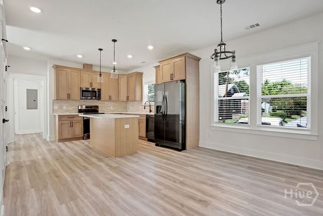1005 E 35th Street, Savannah, GA 31401