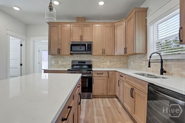 1005 E 35th Street, Savannah, GA 31401