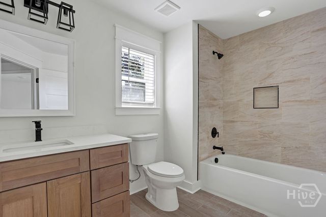 1005 E 35th Street, Savannah, GA 31401