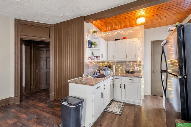 1138 S 30th Avenue, Omaha, NE 68105