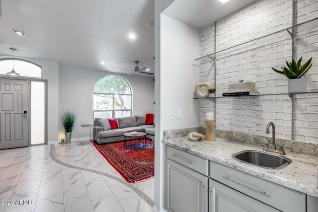 10593 E FANFOL Lane, Scottsdale, AZ 85258