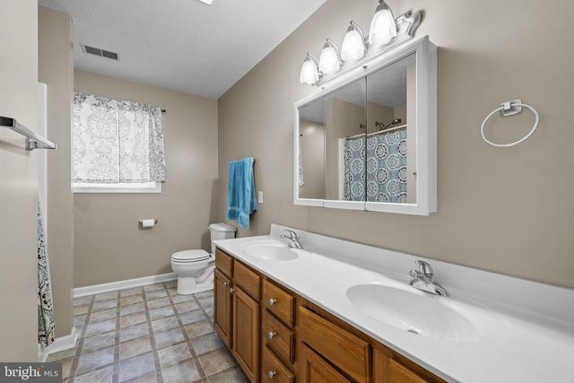 253 SYLVAN SPRINGS DR, Clear Brook, VA 22624