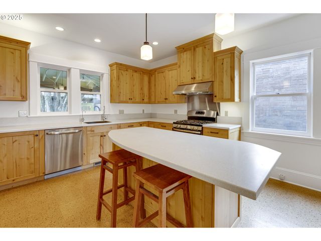 1825 Se 7TH Ave, Portland, OR 97214