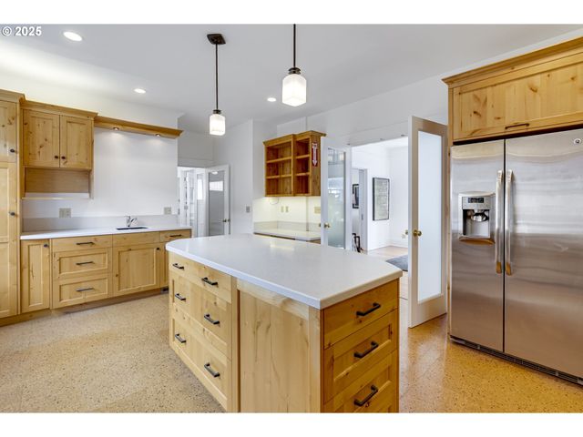 1825 Se 7TH Ave, Portland, OR 97214