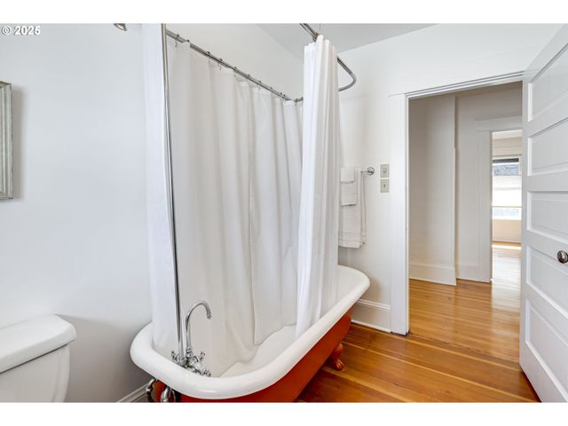 1825 Se 7TH Ave, Portland, OR 97214