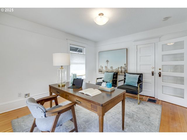 1825 Se 7TH Ave, Portland, OR 97214