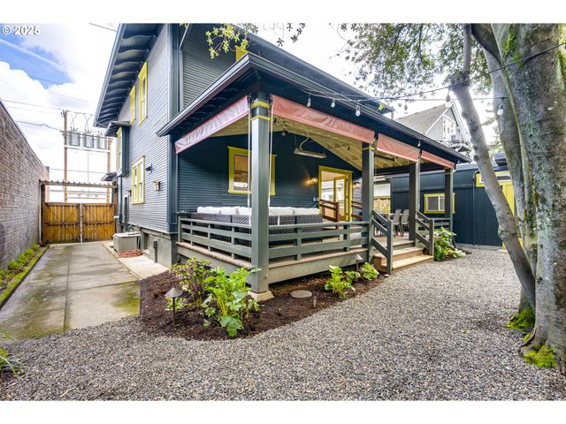 1825 Se 7TH Ave, Portland, OR 97214