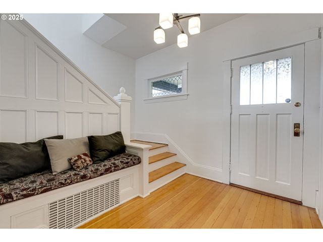 1825 Se 7TH Ave, Portland, OR 97214