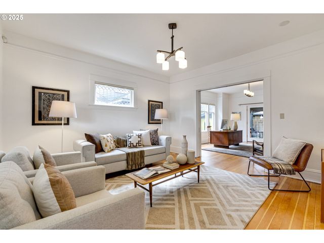 1825 Se 7TH Ave, Portland, OR 97214