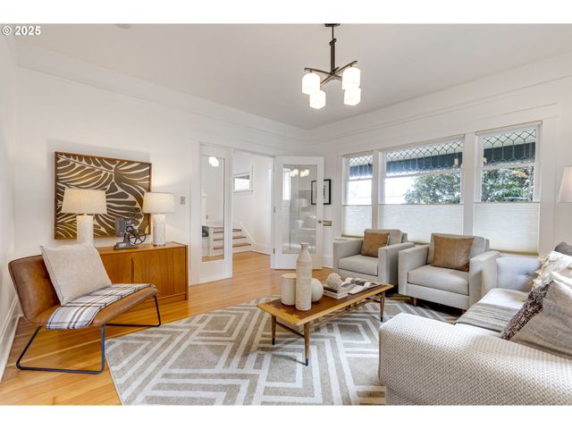 1825 Se 7TH Ave, Portland, OR 97214