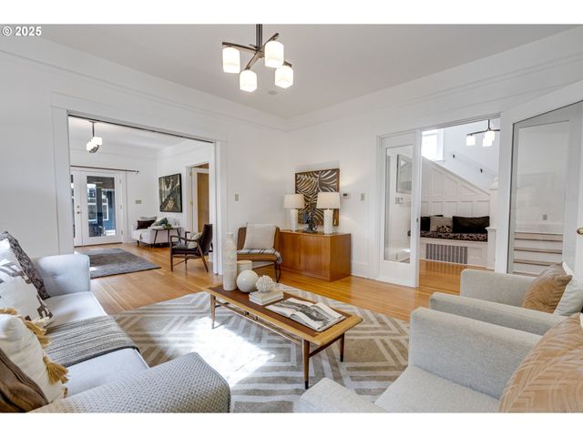 1825 Se 7TH Ave, Portland, OR 97214