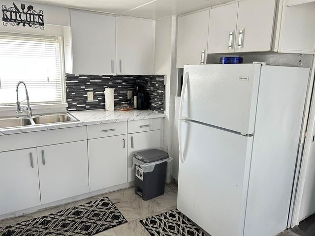1325 S 33 Road, Hollywood, FL 33021