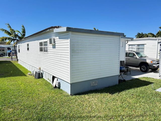 1325 S 33 Road, Hollywood, FL 33021