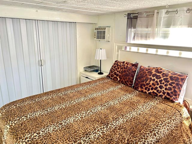 1325 S 33 Road, Hollywood, FL 33021