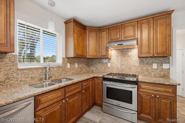 29255 Utley Road, Farmington Hills, MI 48334