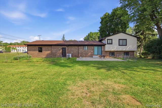 29255 Utley Road, Farmington Hills, MI 48334