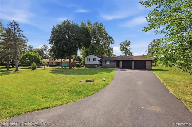 29255 Utley Road, Farmington Hills, MI 48334