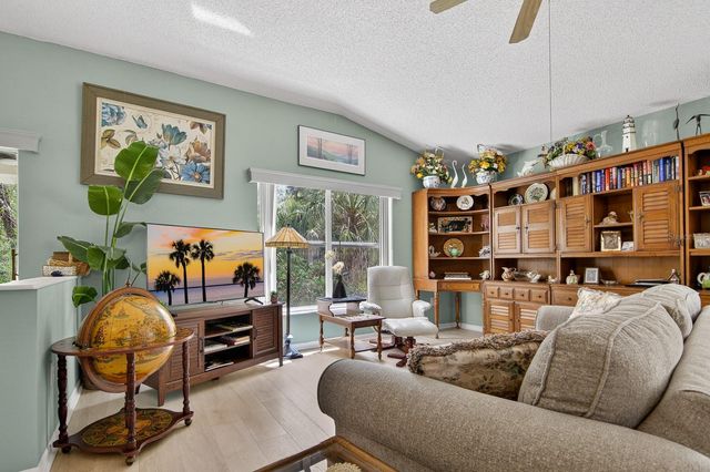 2005 GARDENIA LANDINGS LANE, Sun City Center, FL 33573