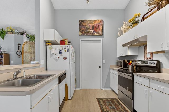 2005 GARDENIA LANDINGS LANE, Sun City Center, FL 33573