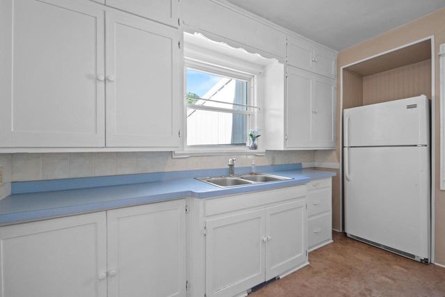 1851 PREBLE AVENUE, Green Bay, WI 54302