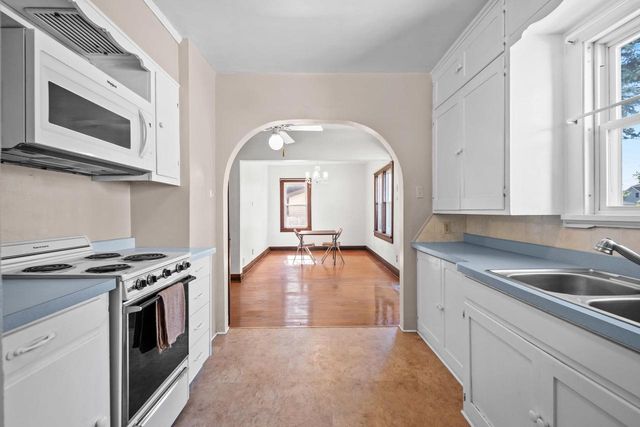 1851 PREBLE AVENUE, Green Bay, WI 54302