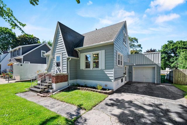 1851 PREBLE AVENUE, Green Bay, WI 54302