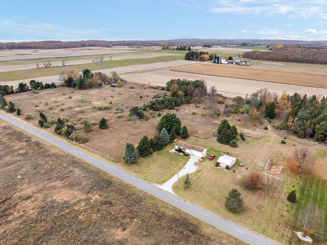 7068 Fruitvale Road, Montague, MI 49437