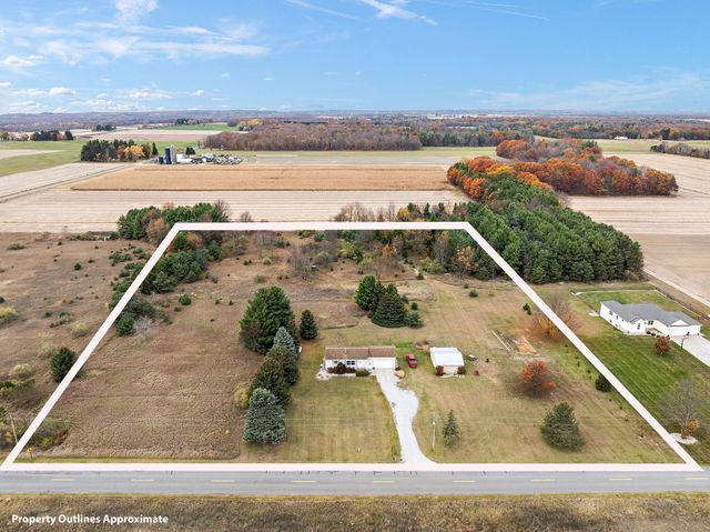 7068 Fruitvale Road, Montague, MI 49437