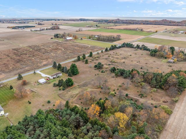 7068 Fruitvale Road, Montague, MI 49437