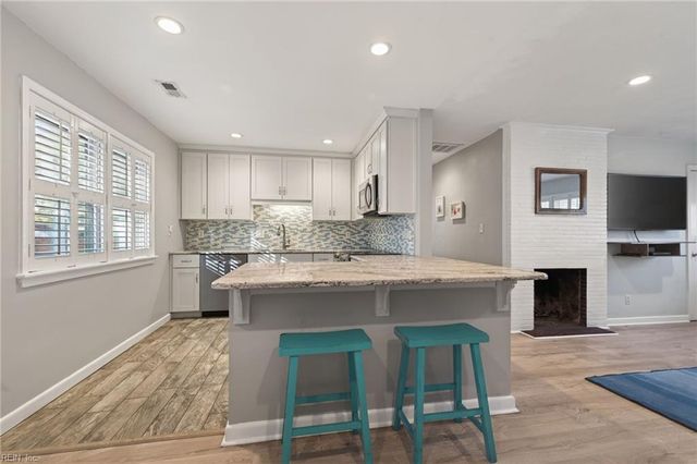 2905 Lynnhaven DR, Virginia Beach, VA 23451