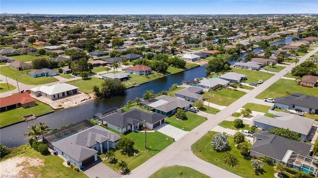 634 SE 1st TER, Cape Coral, FL 33990