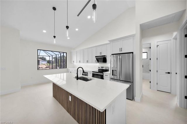634 SE 1st TER, Cape Coral, FL 33990
