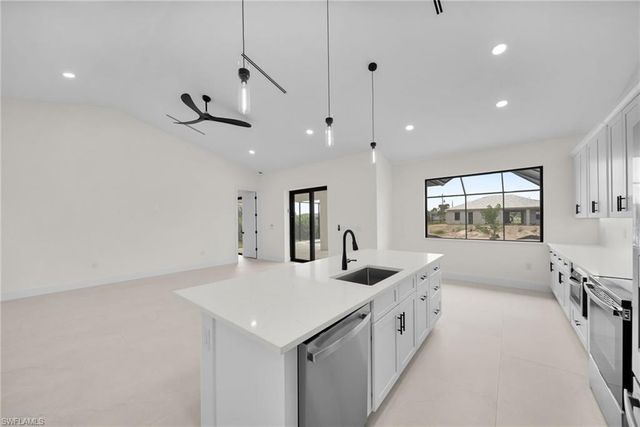 634 SE 1st TER, Cape Coral, FL 33990