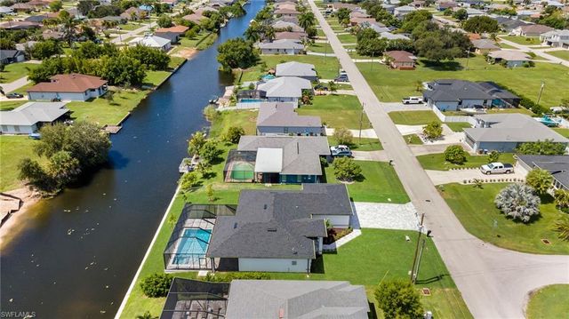 634 SE 1st TER, Cape Coral, FL 33990