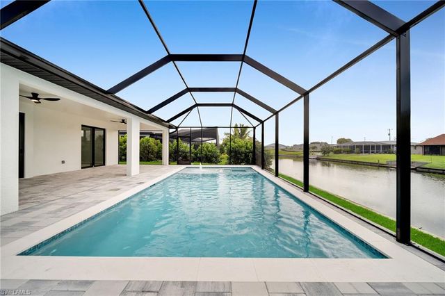 634 SE 1st TER, Cape Coral, FL 33990