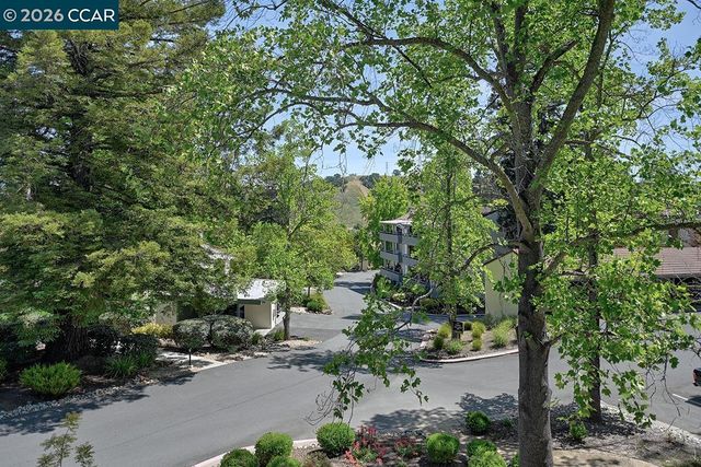 1605 Ptarmigan Dr 1B, Walnut Creek, CA 94595