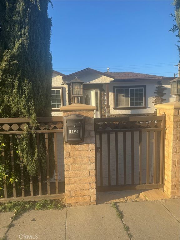 17535 Burbank, Encino, CA 91316 — exterior