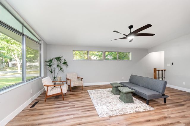 4911 Sturgeon Creek Parkway, Midland, MI 48640