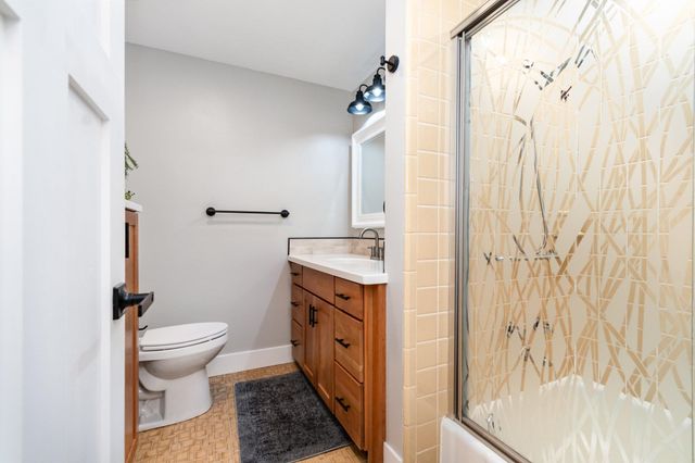 4911 Sturgeon Creek Parkway, Midland, MI 48640