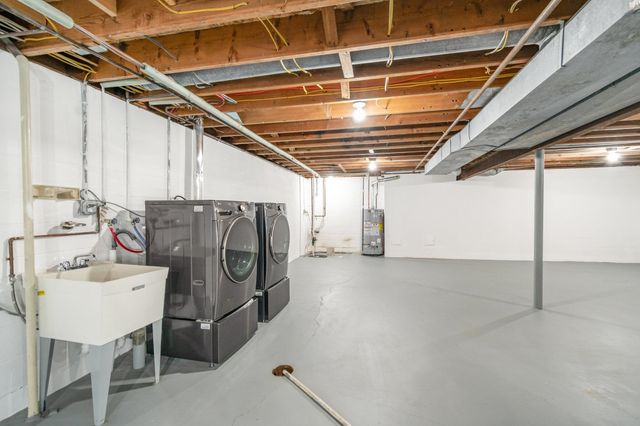 4911 Sturgeon Creek Parkway, Midland, MI 48640