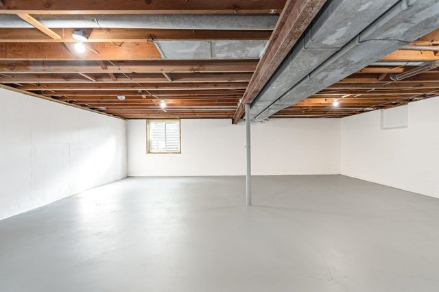 4911 Sturgeon Creek Parkway, Midland, MI 48640