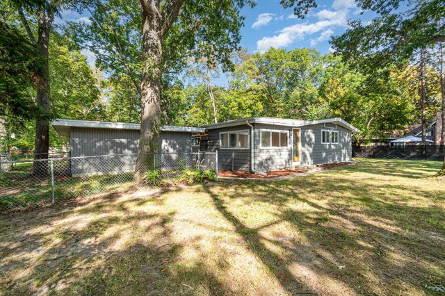 4911 Sturgeon Creek Parkway, Midland, MI 48640