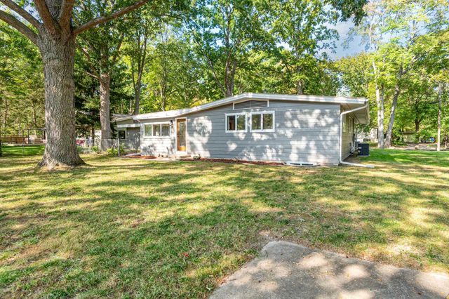 4911 Sturgeon Creek Parkway, Midland, MI 48640