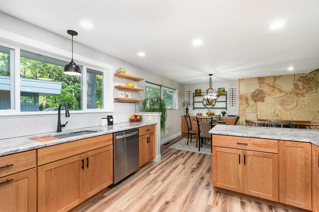 4911 Sturgeon Creek Parkway, Midland, MI 48640