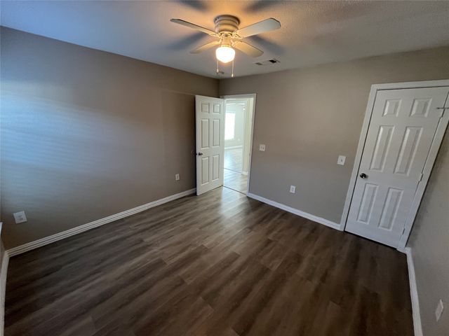 8335 Tenino Street, Dallas, TX 75217