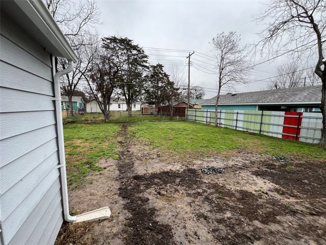 8335 Tenino Street, Dallas, TX 75217